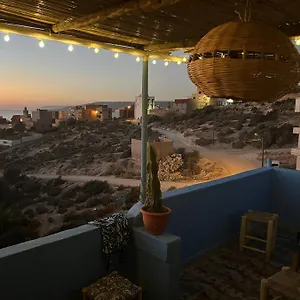 Bed & Breakfast Let Us Surf 